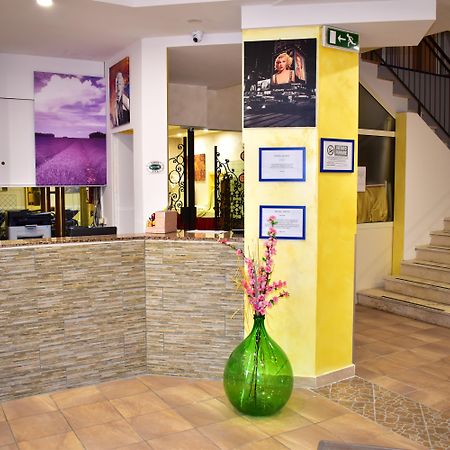 Hotel New Happy Rimini Exterior photo